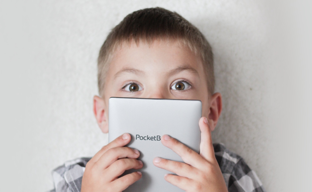 Mokykla namuose: penkios priežastys, kodėl vaikui pravers e. skaityklė karantino metu