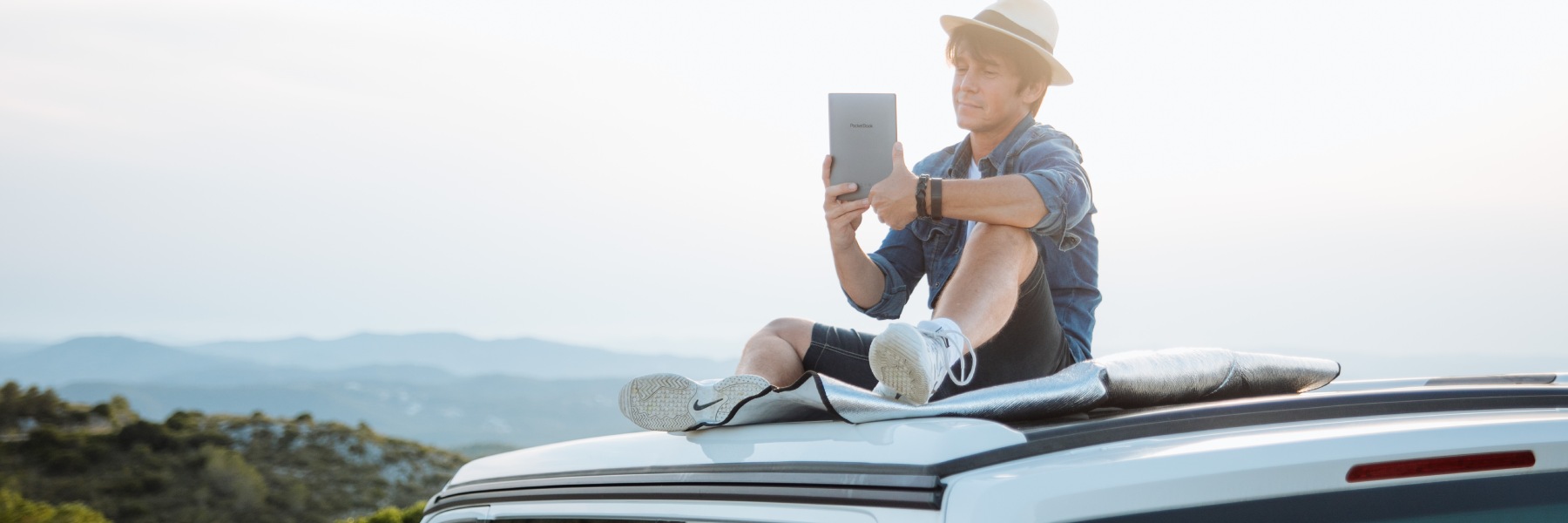 Devynių „PocketBook" modelių programinės-aparatinės įrangos atnaujinimo apžvalga