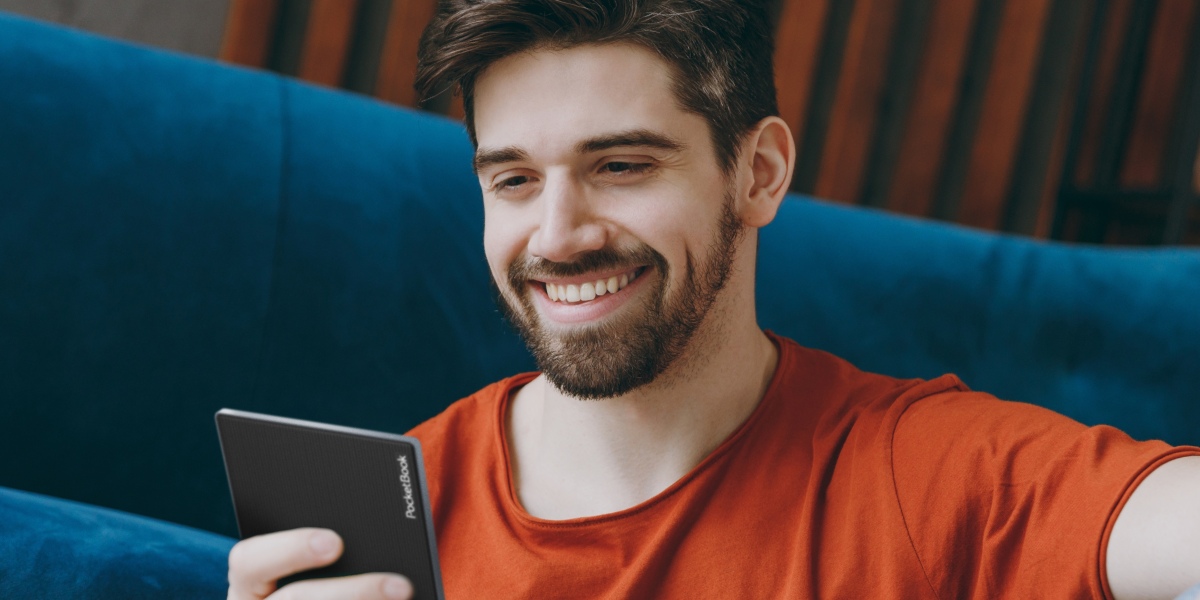 „PocketBook Verse Pro Color“: itin kompaktiška el. skaityklė su spalvotu ekranu „E Ink Kaleido™ 3“ 